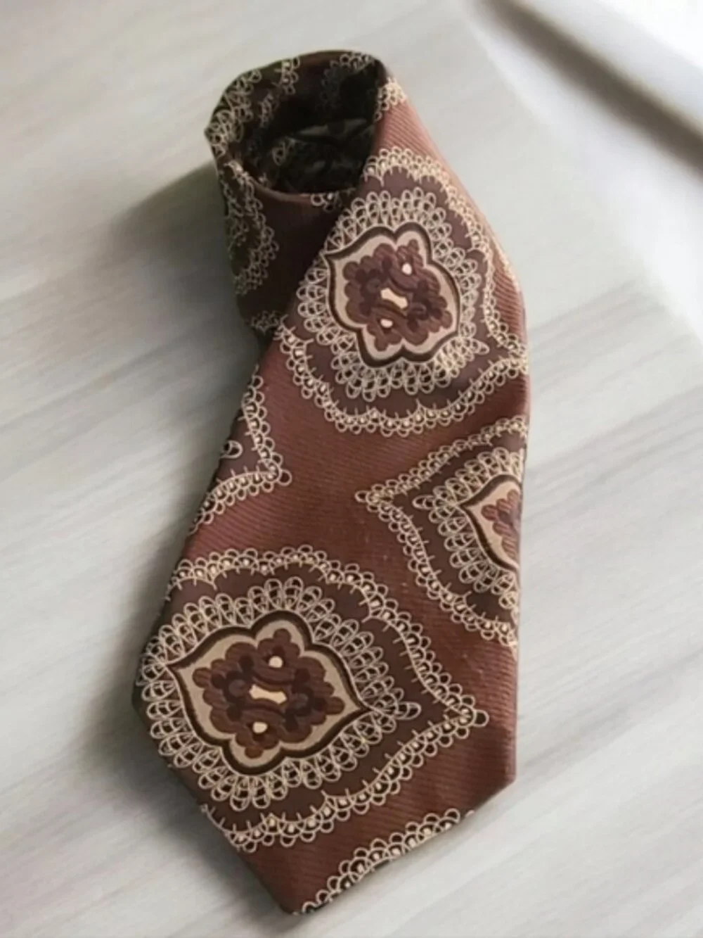VINTAGE 70's PAVANNE CRAVATS Mens Dress Suit Tie Brown Polyester MCM Retro